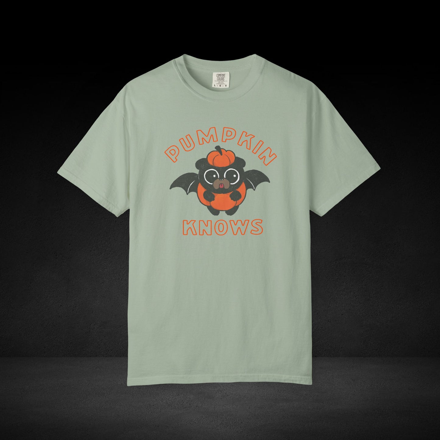 Pumpkin Knows Tee – Cute Bat Pug Pumpkin Halloween Coffee Shirt
