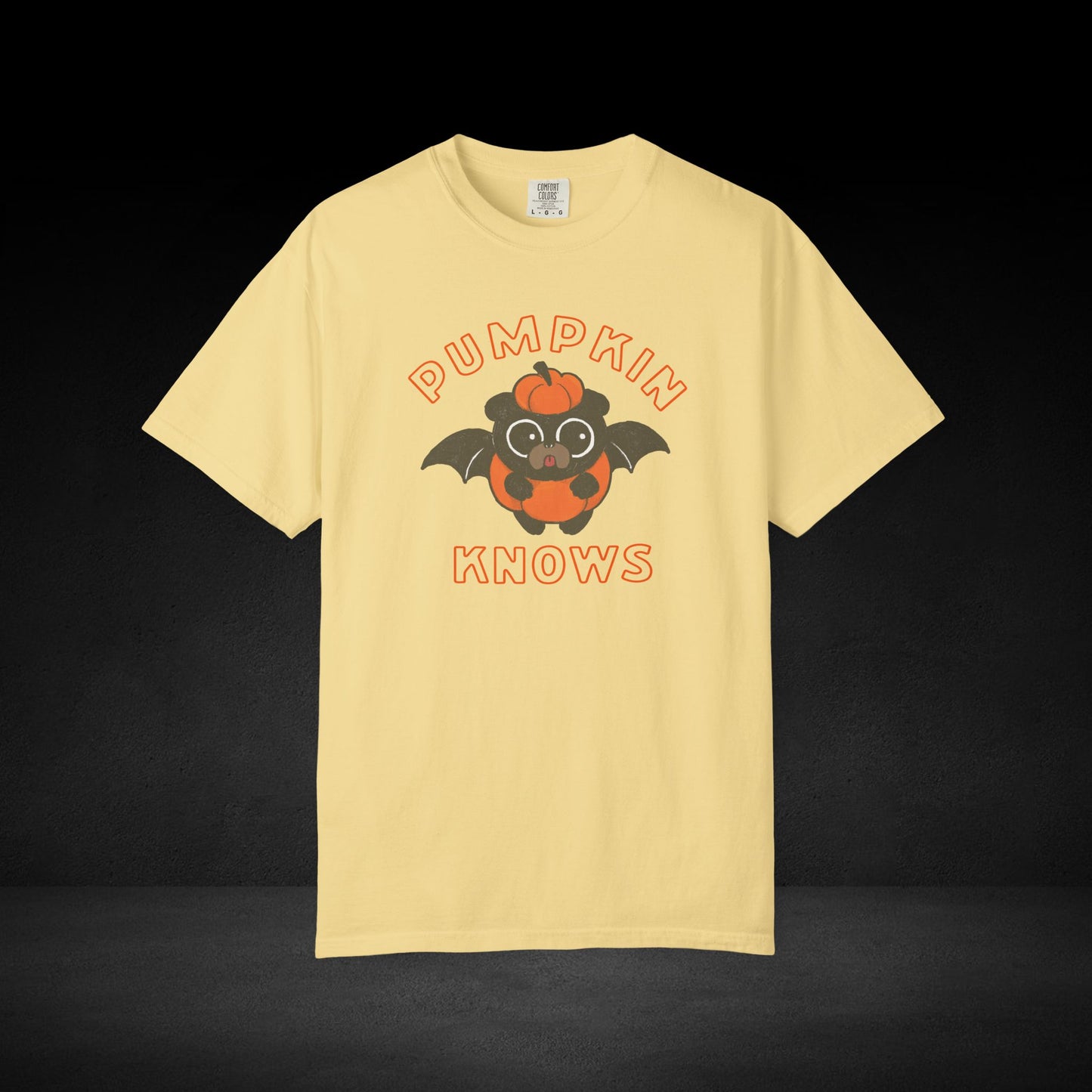 Pumpkin Knows Tee – Cute Bat Pug Pumpkin Halloween Coffee Shirt